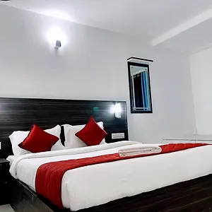 Skylark Holidays 2* Munnar